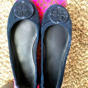 Minnie travel with leather logo